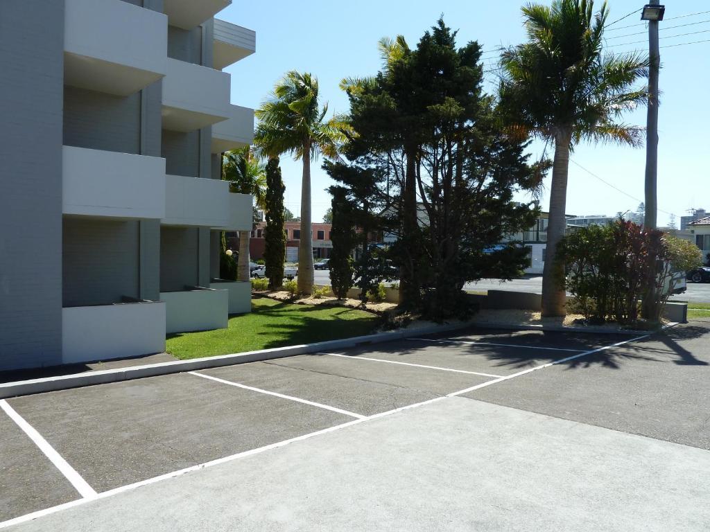 East Port Motor 3*