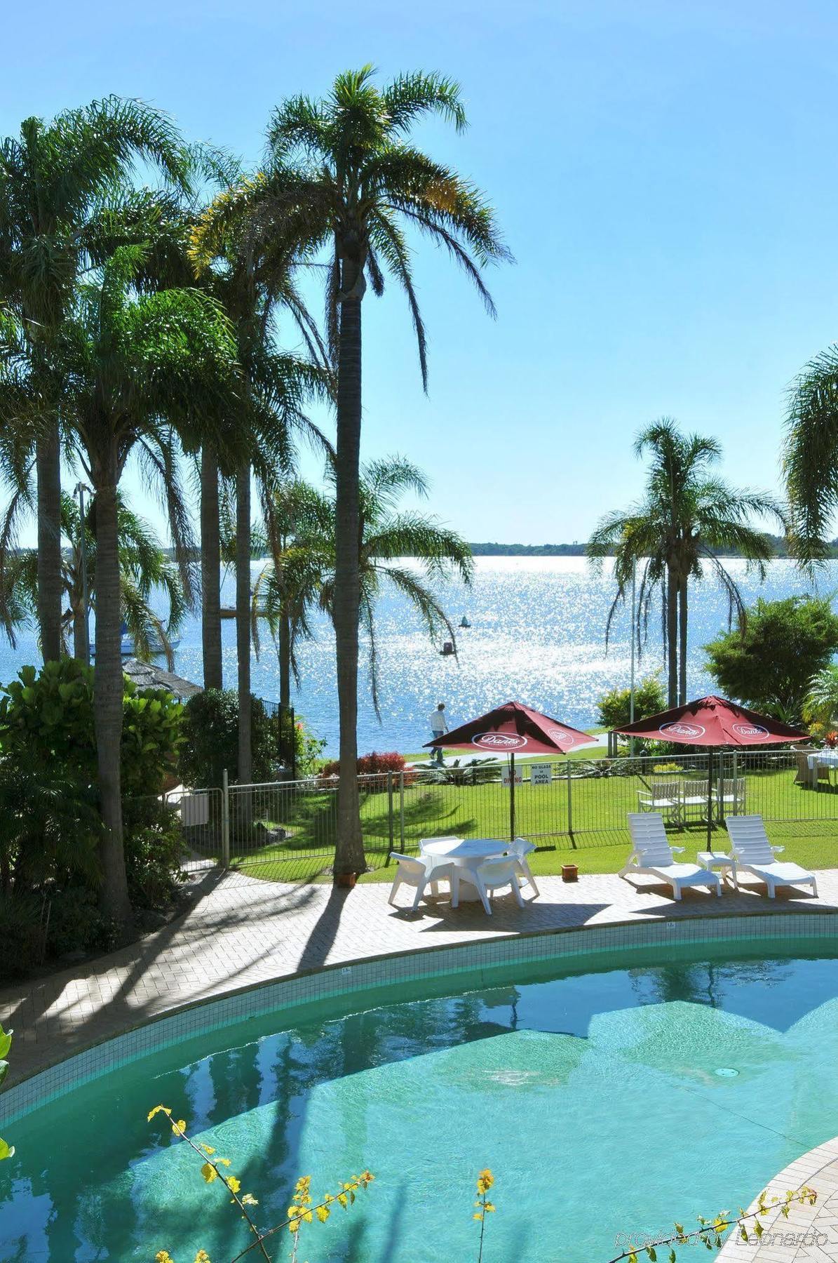Comfort Waters Edge Resort 4*