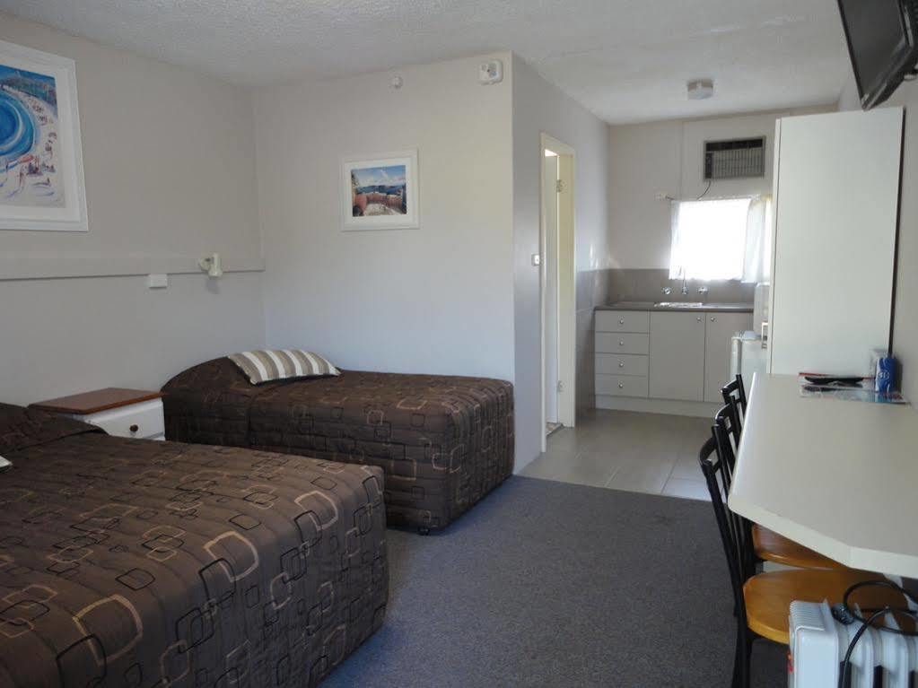 Surf Port Motel