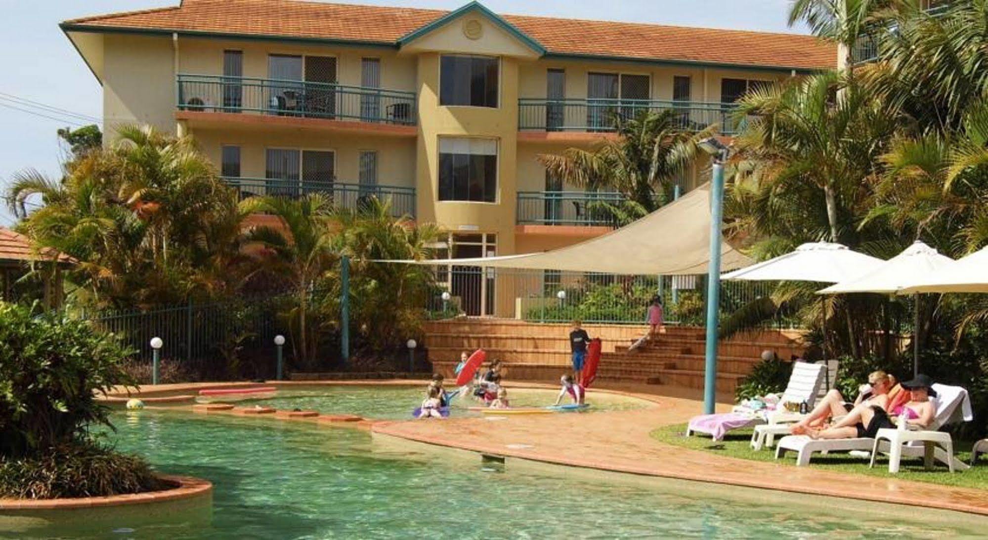 Town Beachcomber Aparthotel 4*