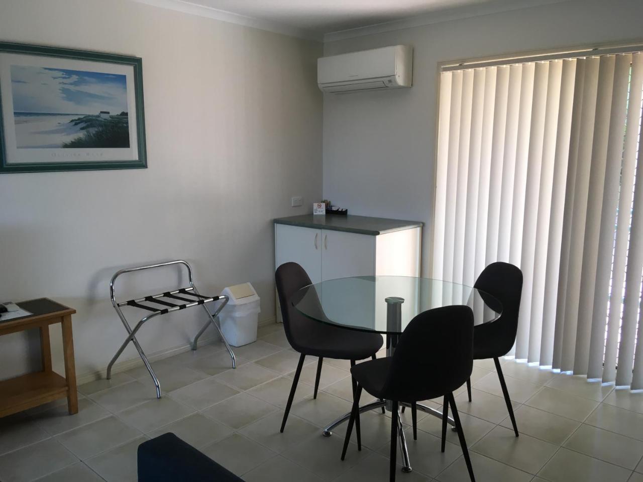 Town Beachcomber Aparthotel 4*